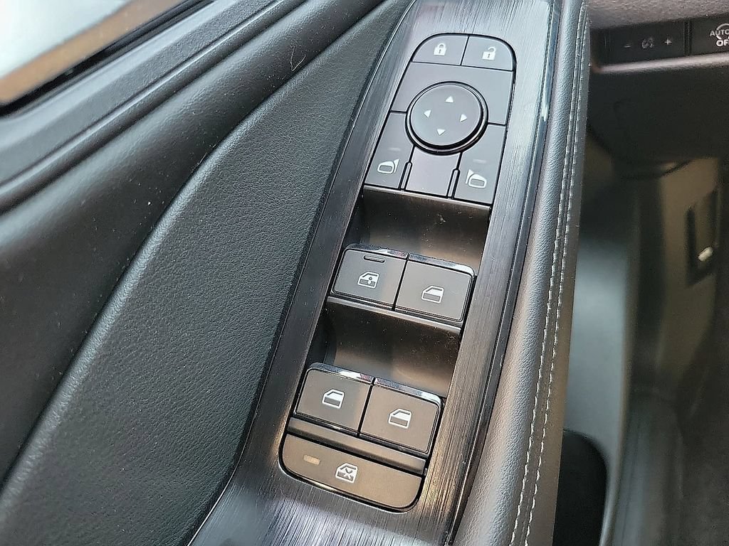 Used 2024 Nissan Rogue SV w/ SV Premium Package FWD image 13