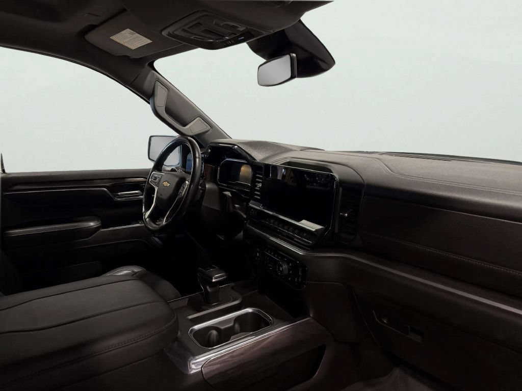 Used 2023 Chevrolet Silverado 1500 LTZ AWD/4WD image 27