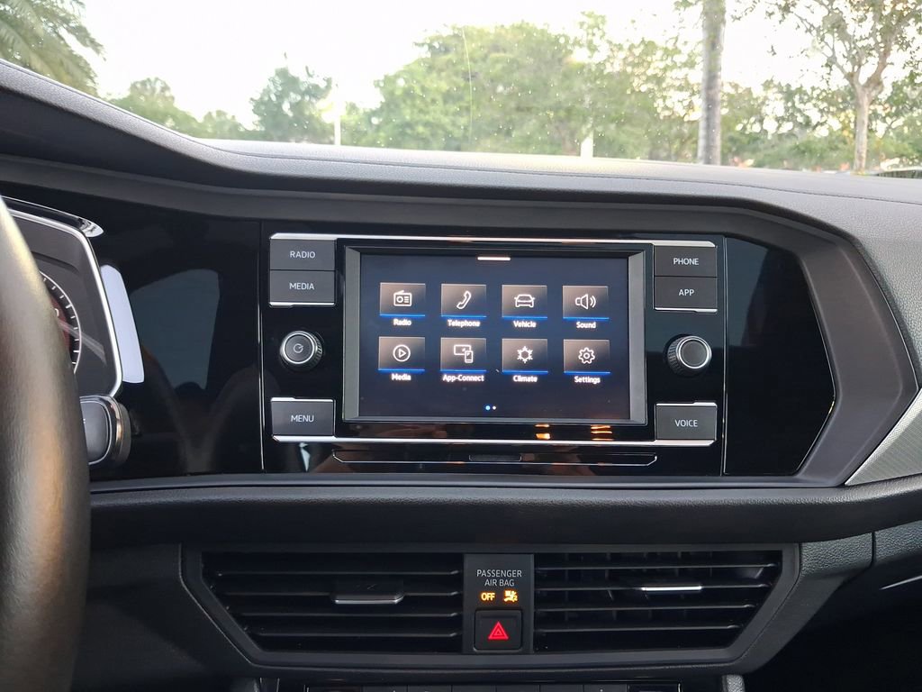 Certified 2021 Volkswagen Jetta R-Line w/ R-Line Cold Weather Package image 21