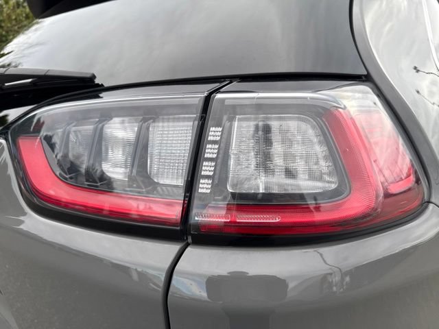 Used 2021 Jeep Cherokee Latitude Plus AWD/4WD image 13