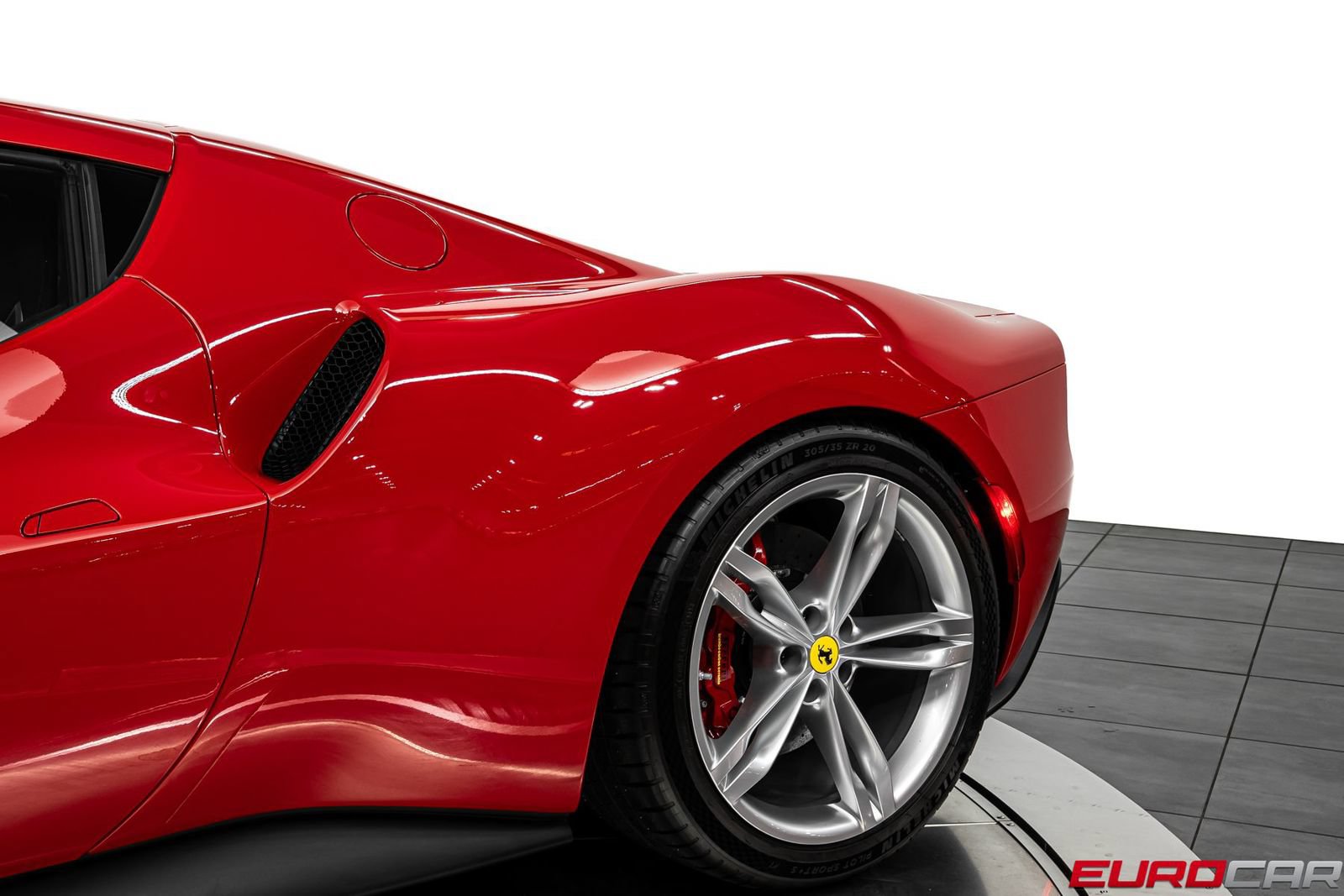Used 2023 Ferrari 296 GTB RWD image 17