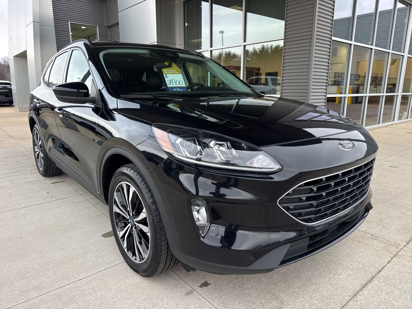 Certified 2022 Ford Escape SEL w/ SEL Stealth AWD Package image 10