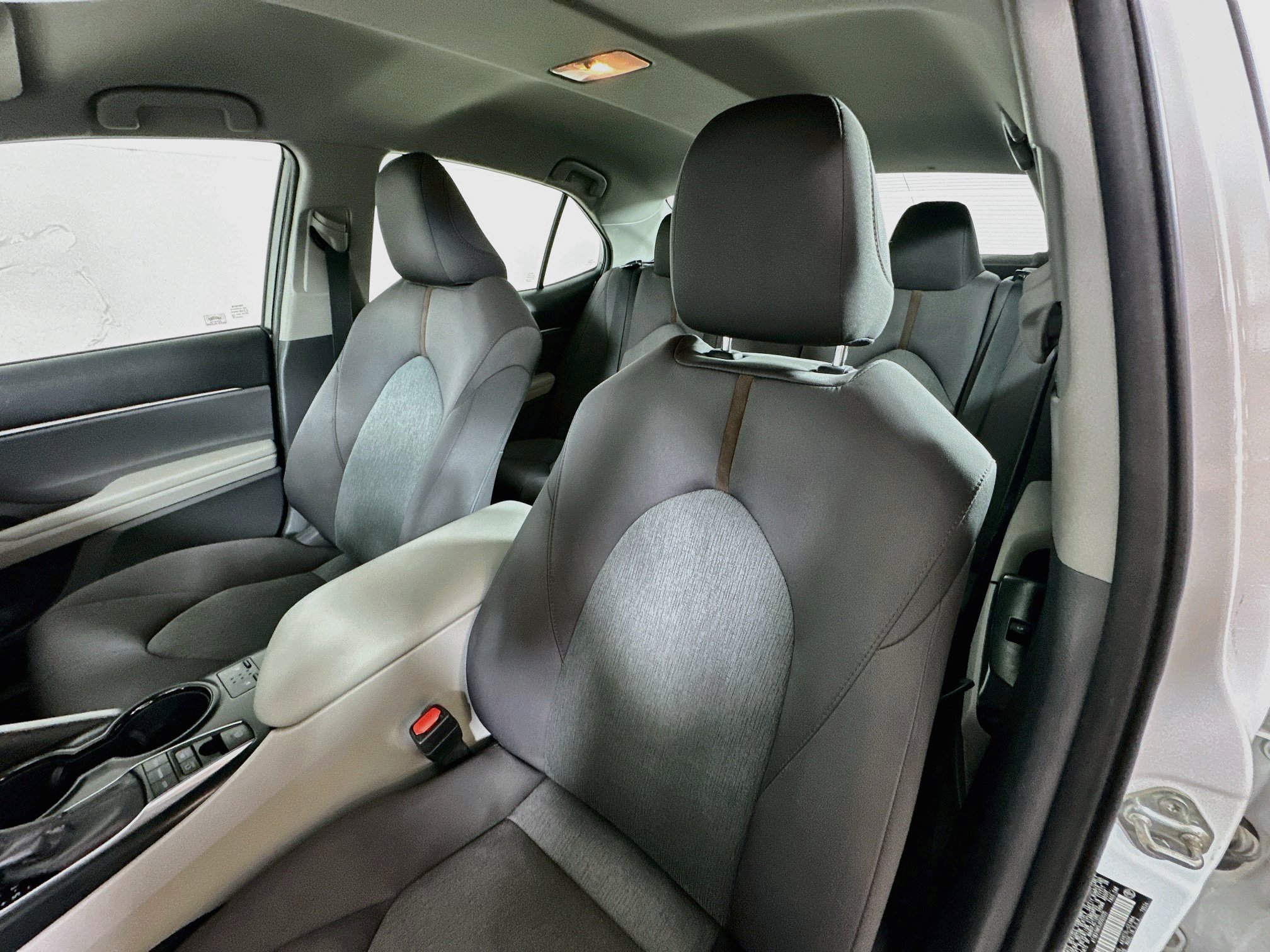 Used 2018 Toyota Camry LE FWD image 20