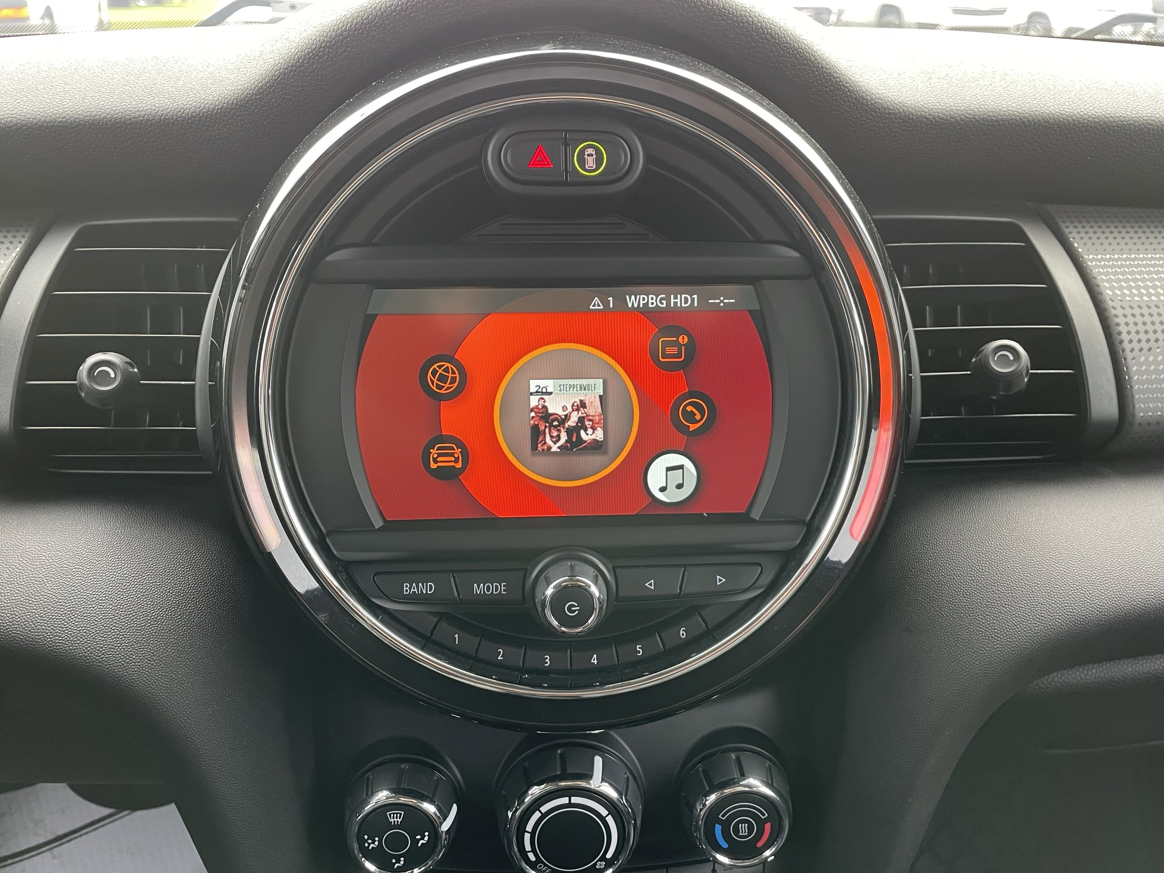 Used 2020 MINI Cooper 4-Door Hardtop w/ Storage Package image 26