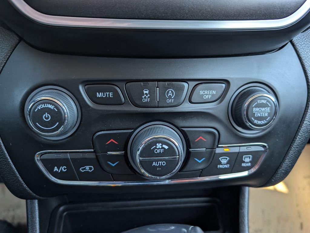 Used 2021 Jeep Cherokee Trailhawk image 26