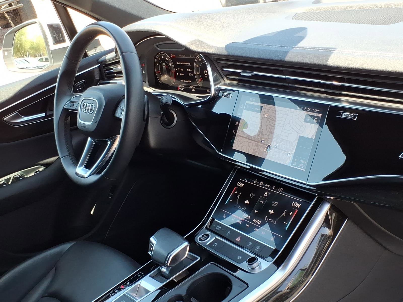 Used 2023 Audi Q7 2.0T Premium w/ Towing Package AWD/4WD image 13
