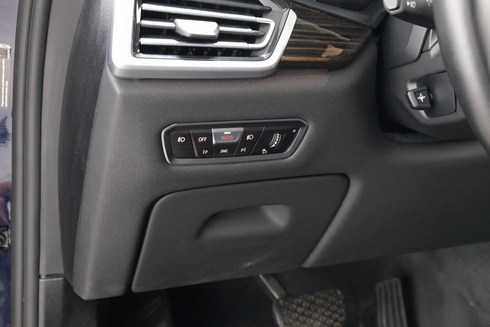 Used 2020 BMW X5 xDrive40i w/ Premium Package AWD/4WD image 27