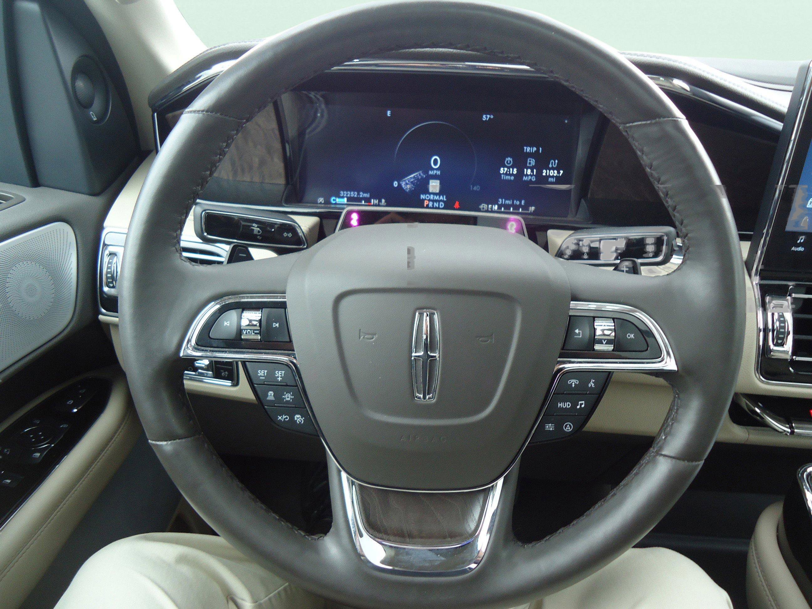 Certified 2024 Lincoln Navigator Reserve AWD/4WD image 12