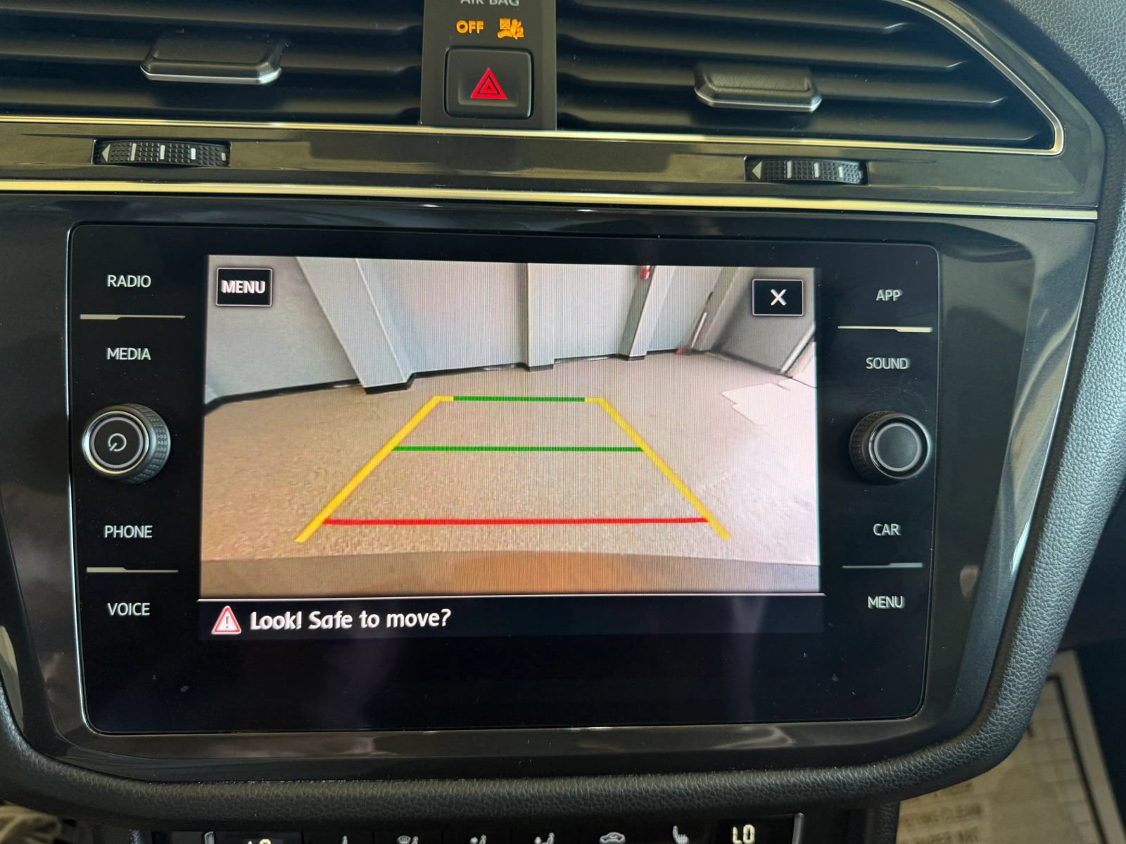 Used 2019 Volkswagen Tiguan SE w/ Panoramic Sunroof Package AWD/4WD image 18