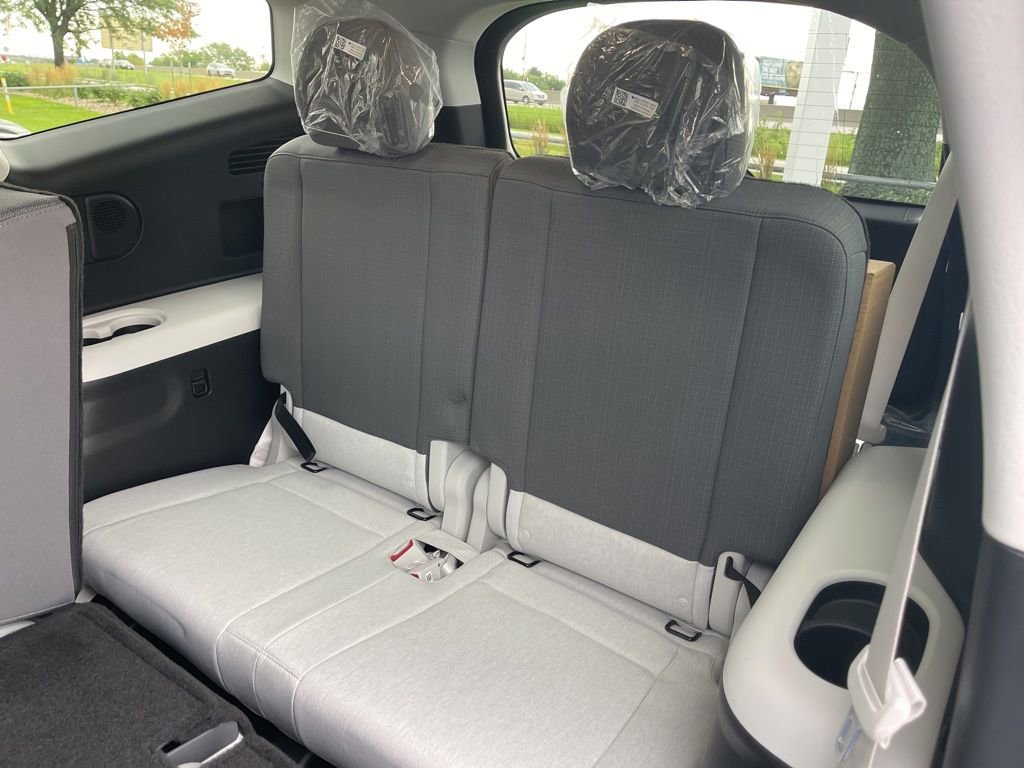 New 2026 Hyundai Ioniq 9 SE image 13