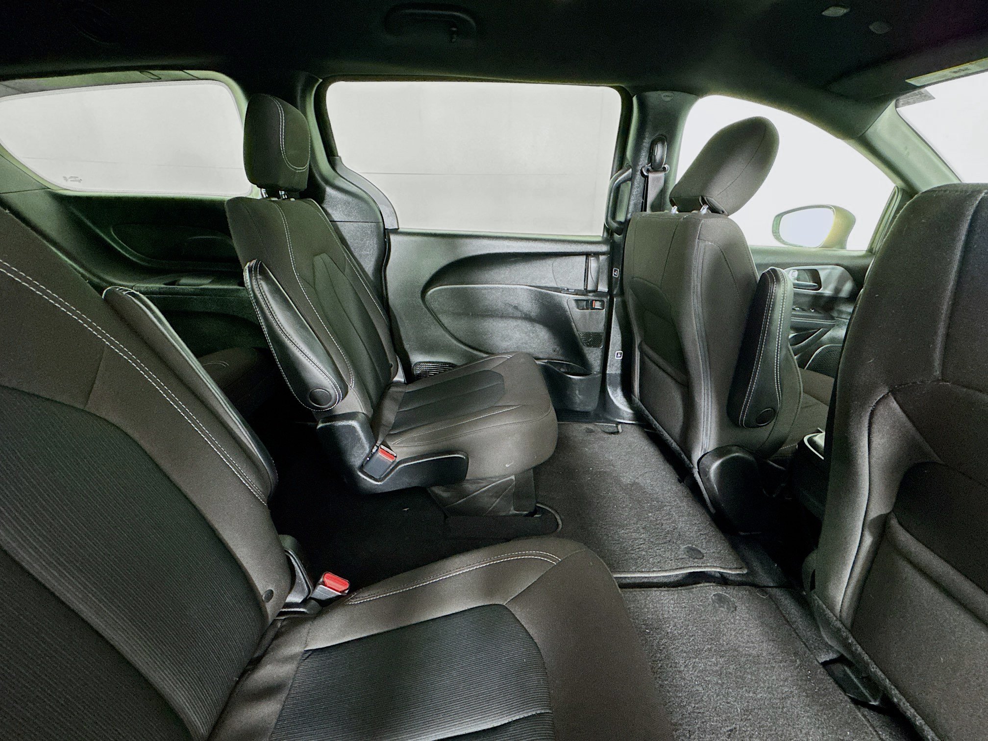 Used 2023 Chrysler Pacifica Touring FWD image 26