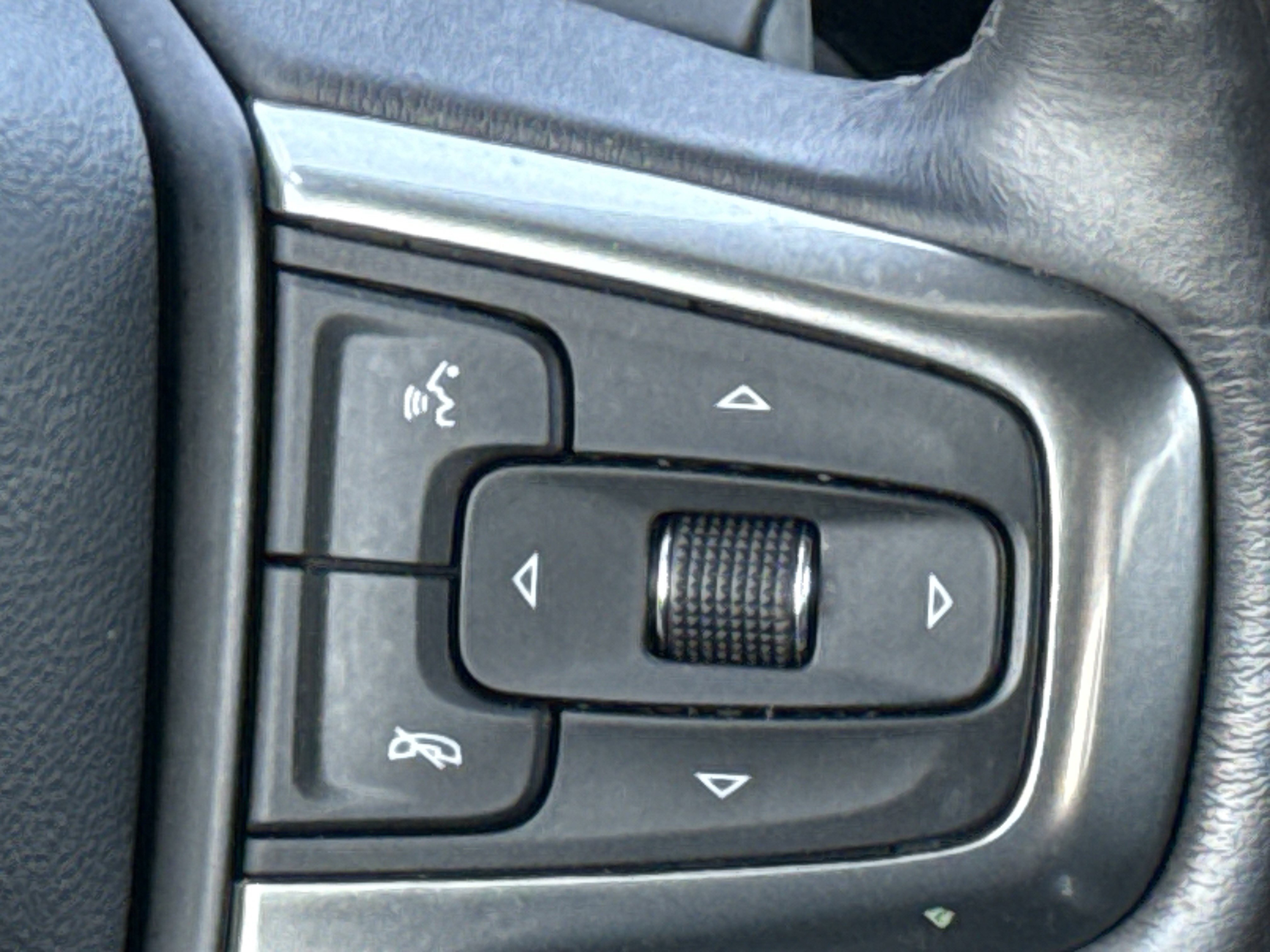 Used 2023 Chevrolet Silverado 1500 RST AWD/4WD image 19