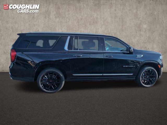 Used 2023 GMC Yukon XL Denali w/ Denali Reserve Package image 9