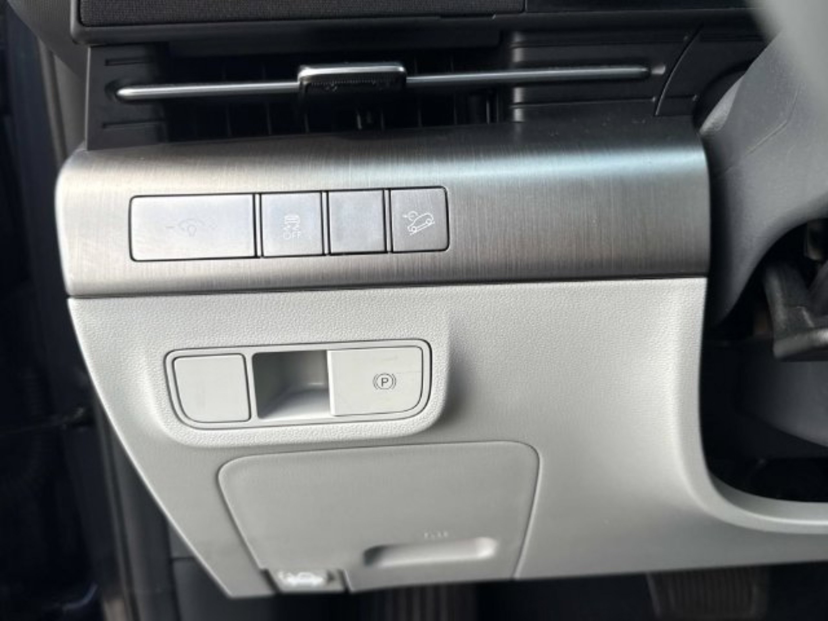 Used 2024 Hyundai Kona SEL w/ Convenience Package FWD image 28