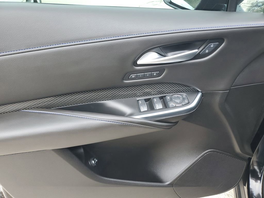 Used 2025 Cadillac XT4 Sport w/ Cold Weather Package image 21