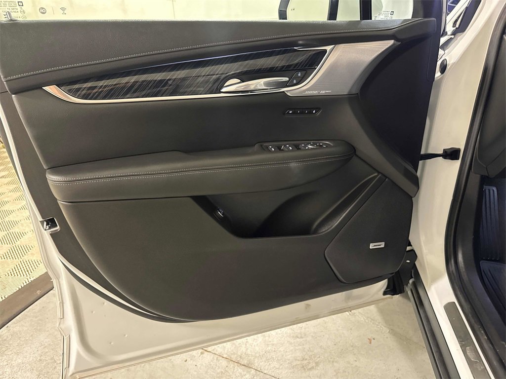 Used 2023 Cadillac XT6 Premium Luxury image 23