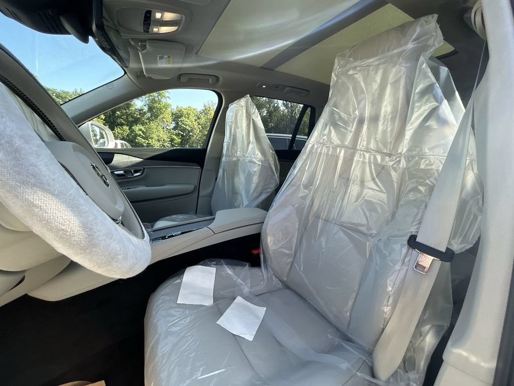 Used 2024 Volvo XC90 B6 Plus w/ Protection Package Premier AWD/4WD image 11