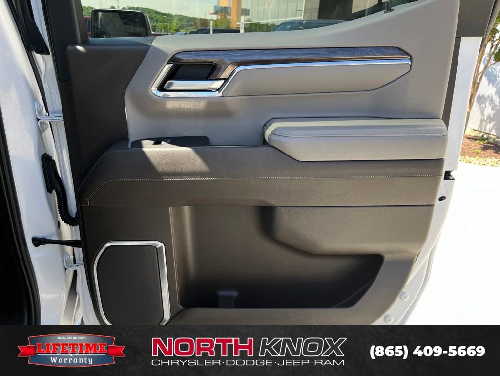 Used 2023 Chevrolet Silverado 1500 LTZ w/ LTZ Convenience Package II AWD/4WD image 13