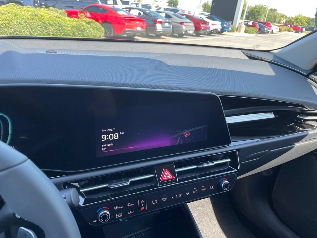 New 2026 Kia Niro EX FWD image 16