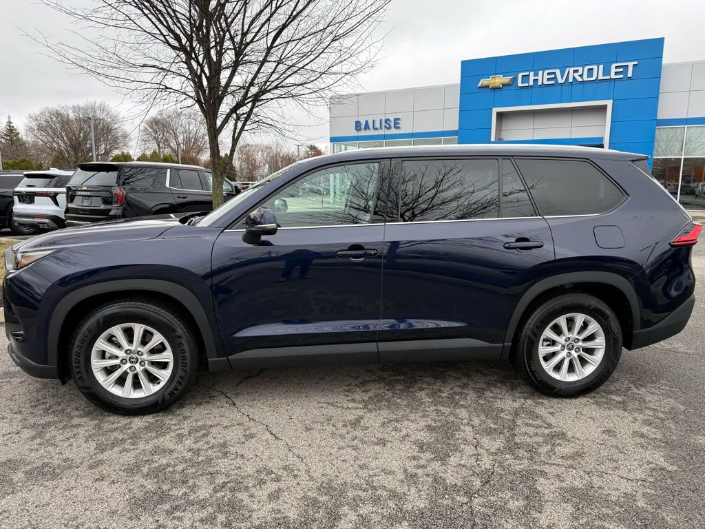 Used 2024 Toyota Grand Highlander AWD image 2