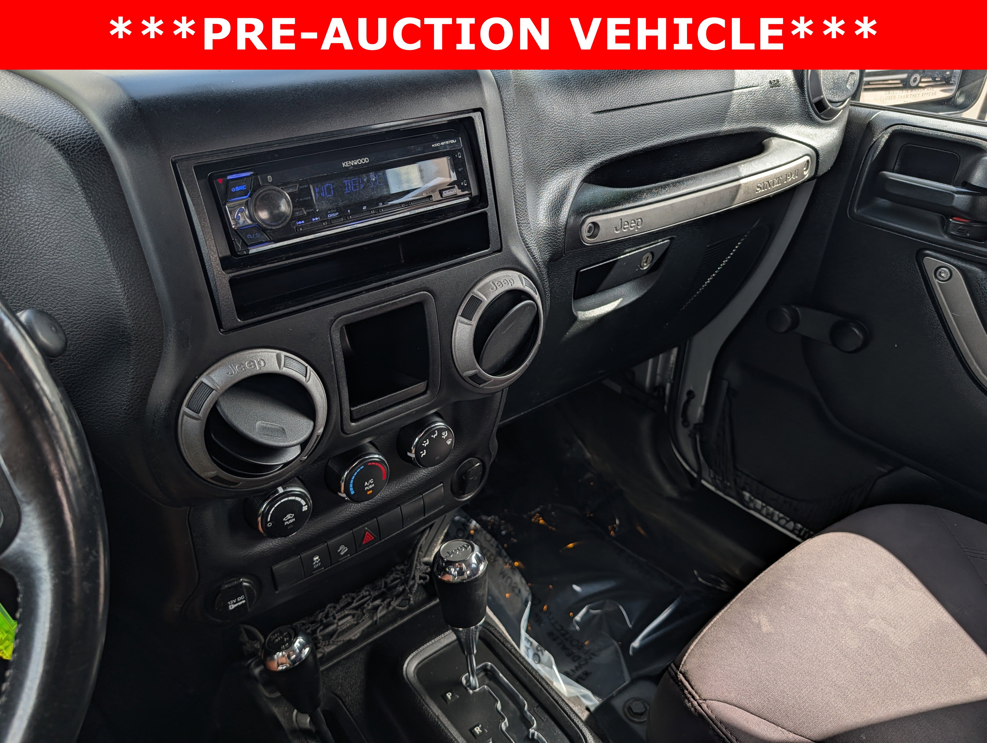 Used 2015 Jeep Wrangler Unlimited Sport w/ Connectivity Group image 28