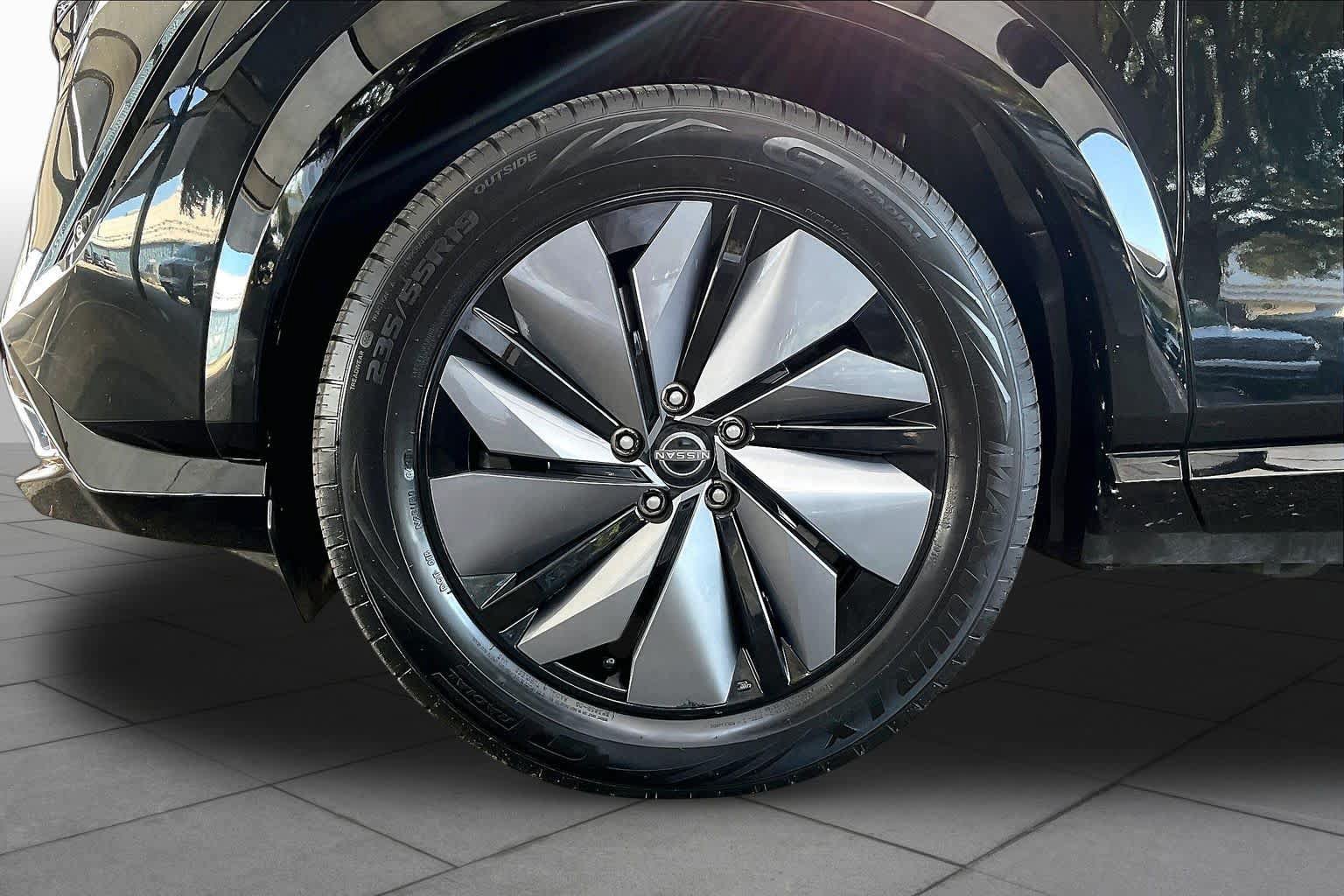 Used 2023 Nissan Ariya AWD image 10