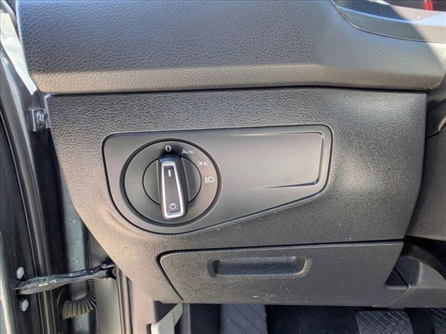 Used 2019 Volkswagen Tiguan SE image 20