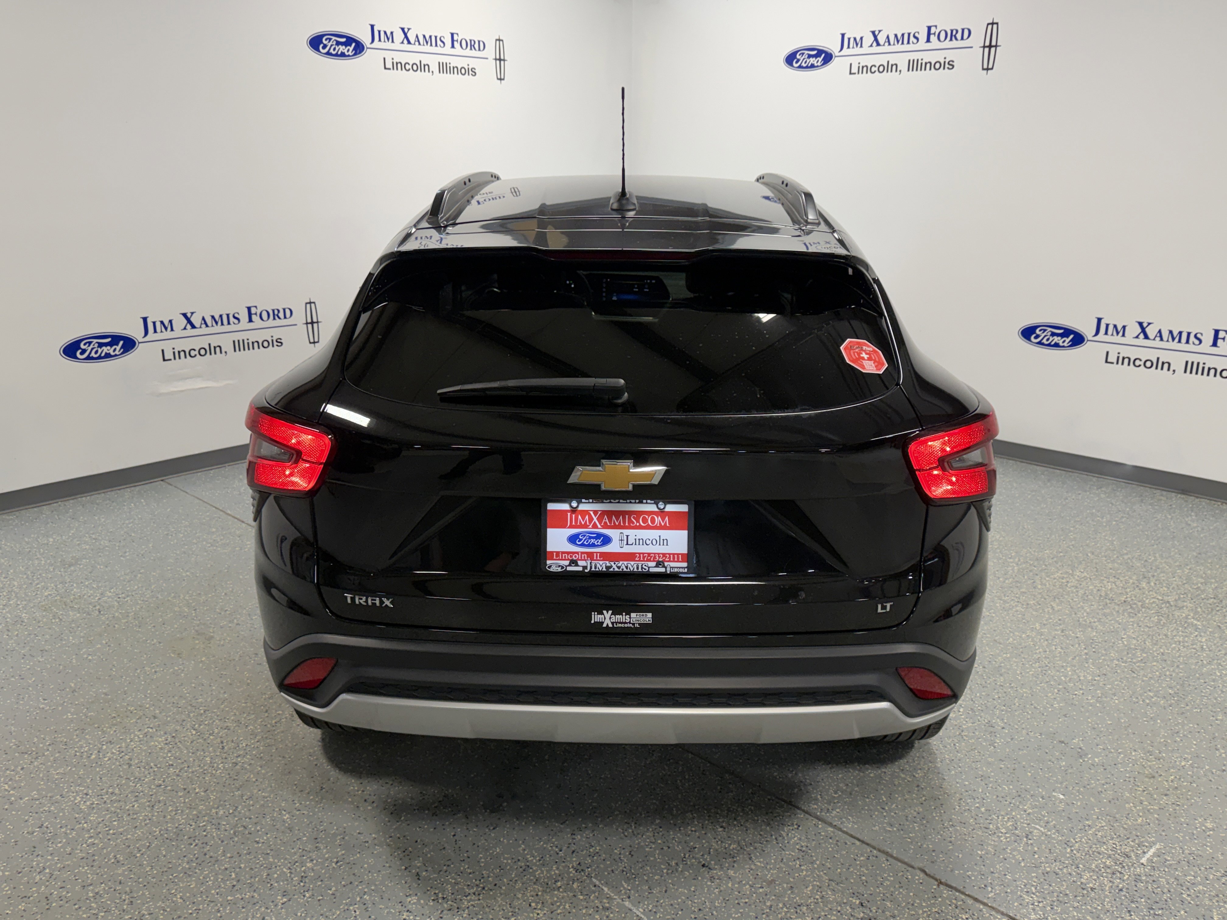 Used 2024 Chevrolet Trax LT w/ LT Convenience Package image 5