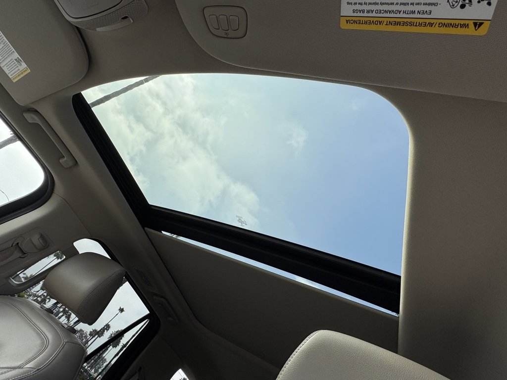 Used 2022 Ford Expedition Limited image 21