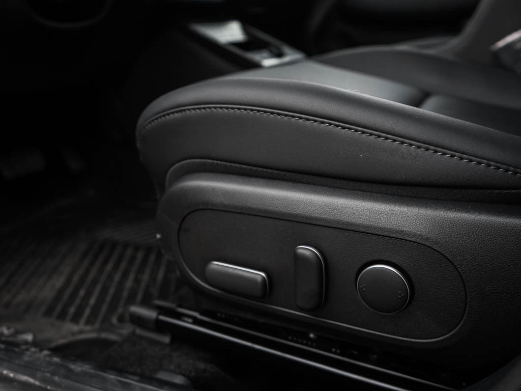 New 2026 Hyundai Kona SEL Premium image 17