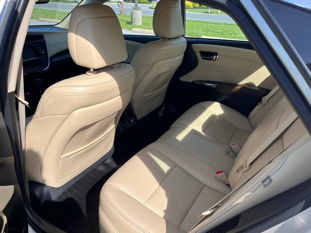 Used 2017 Toyota Avalon Limited w/ All Weather Liner Package FWD image 11