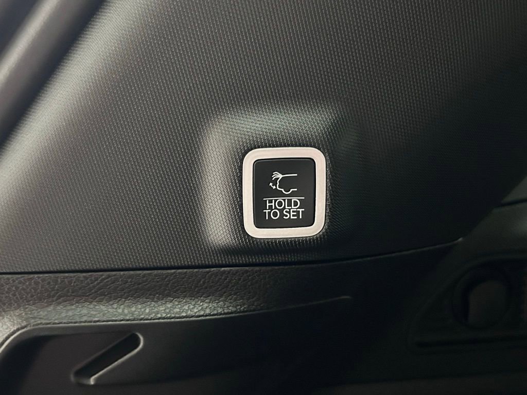 New 2025 Jeep Grand Cherokee Limited w/ Luxury Tech Group II image 12