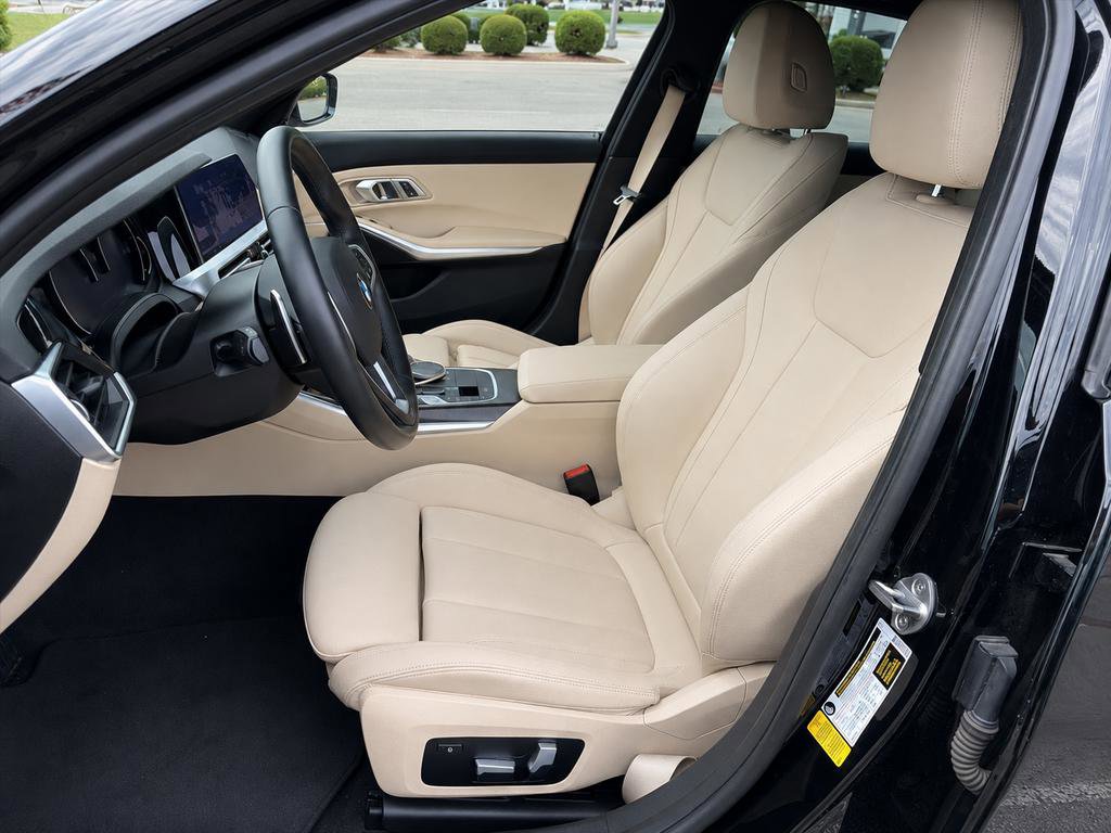 Used 2020 BMW 330i Sedan w/ Driving Assistance Package RWD image 2