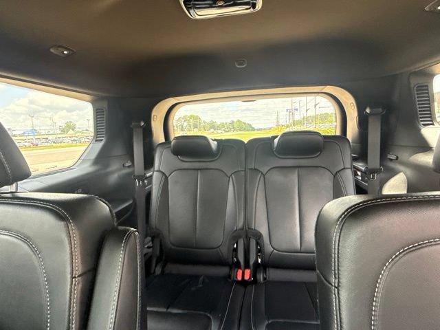 Used 2025 Jeep Grand Cherokee L Limited w/ Black Appearance Package AWD/4WD image 30