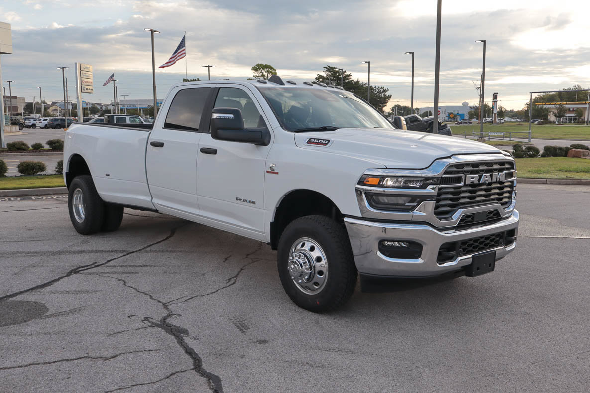 New 2027 RAM 3500 Big Horn AWD/4WD image 3
