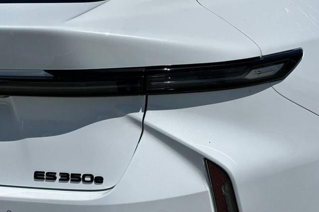 New 2026 Lexus ES 350e w/ Convenience Package FWD image 7