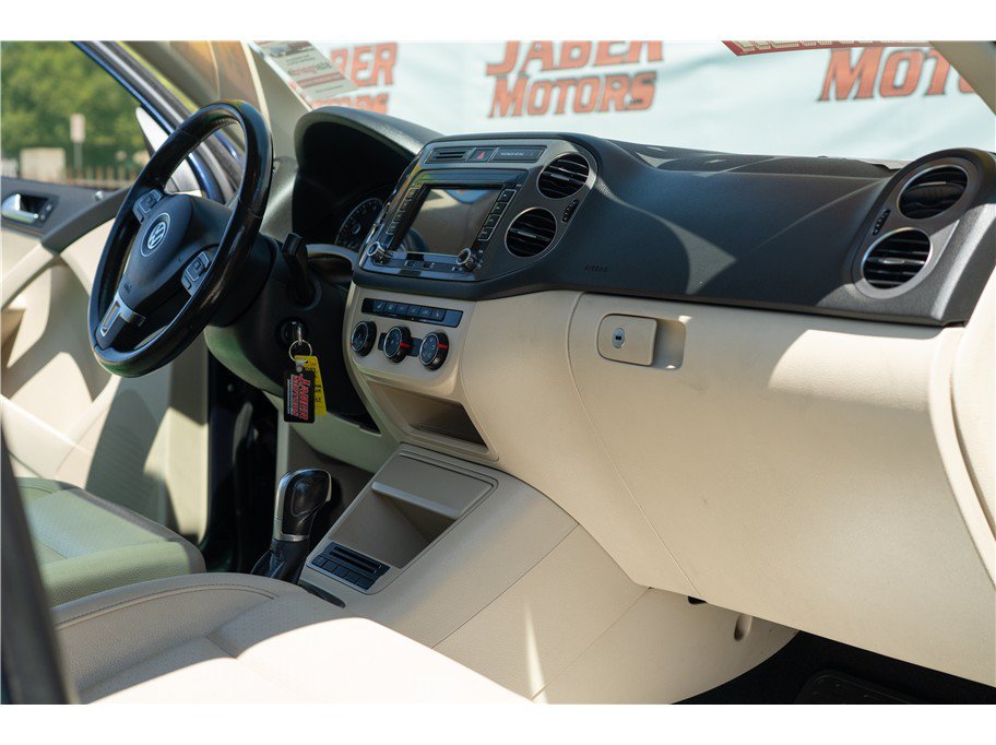 Used 2013 Volkswagen Tiguan S FWD image 17