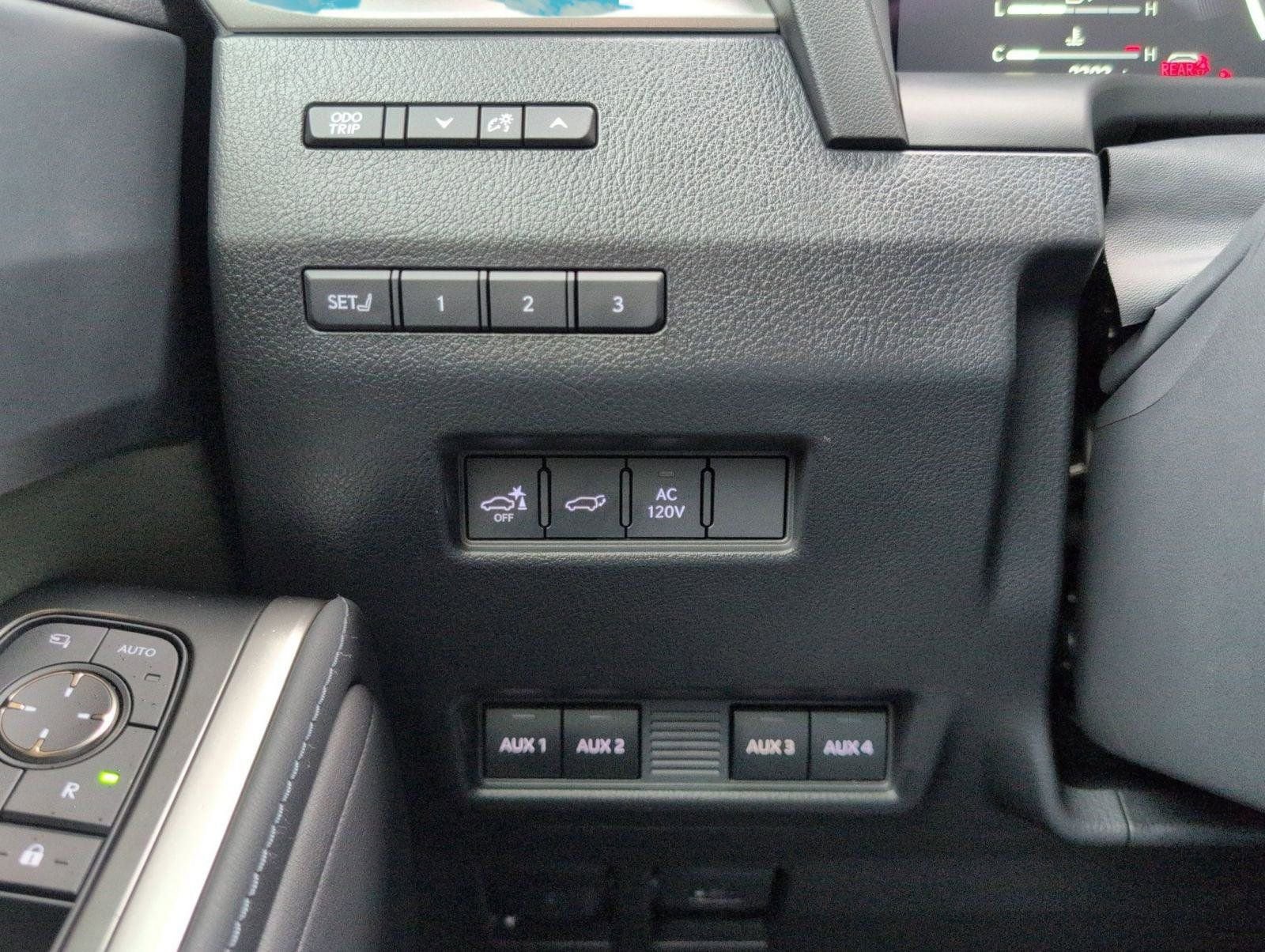 Certified 2025 Lexus GX 550 image 17