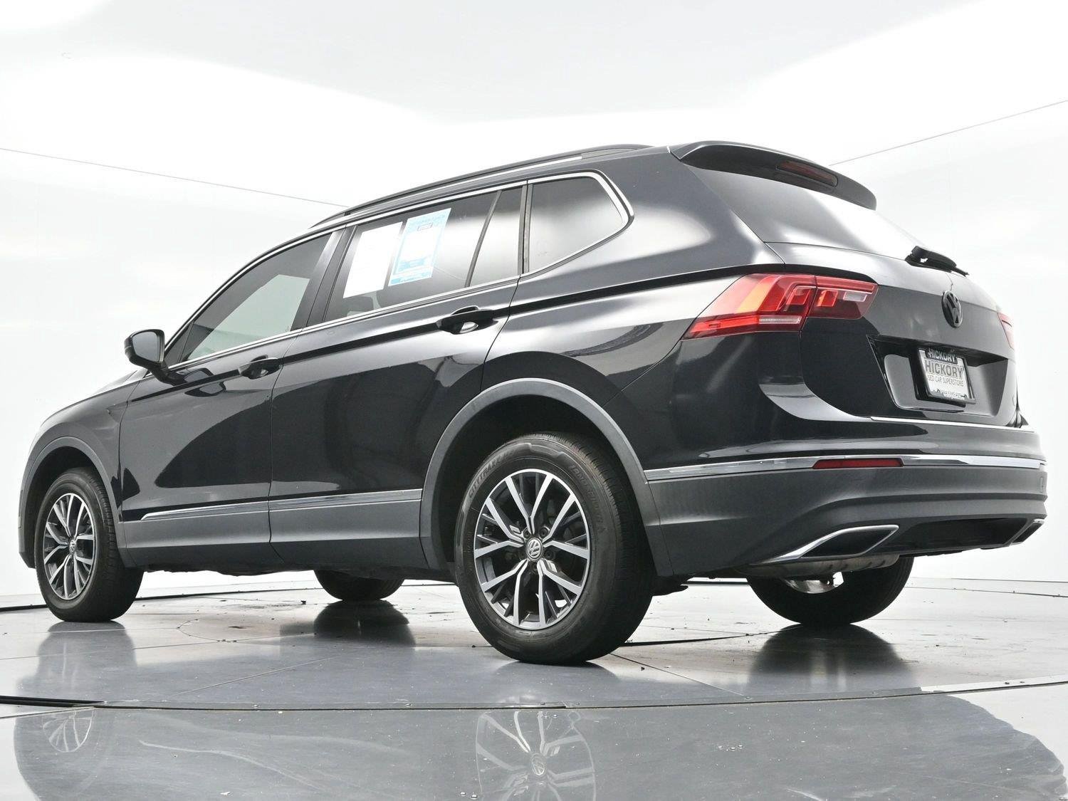 Used 2020 Volkswagen Tiguan SE w/ Panoramic Sunroof Package FWD image 48