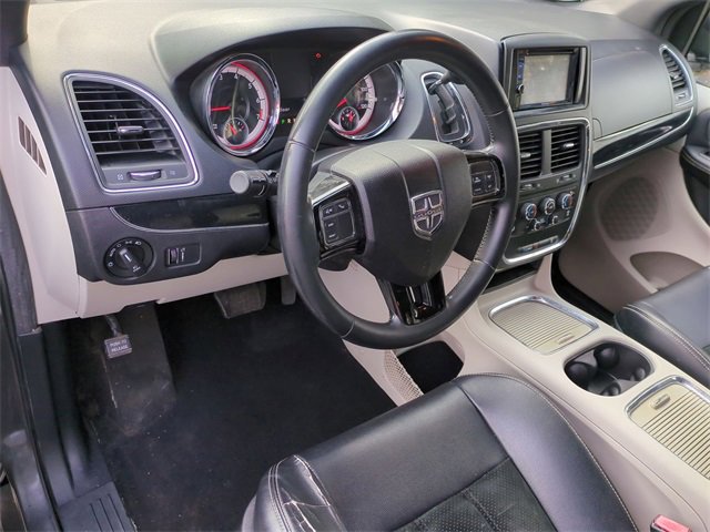Used 2014 Dodge Grand Caravan SXT image 11