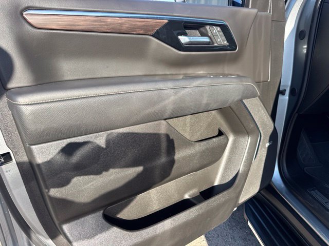 Used 2025 Chevrolet Tahoe Premier RWD image 13