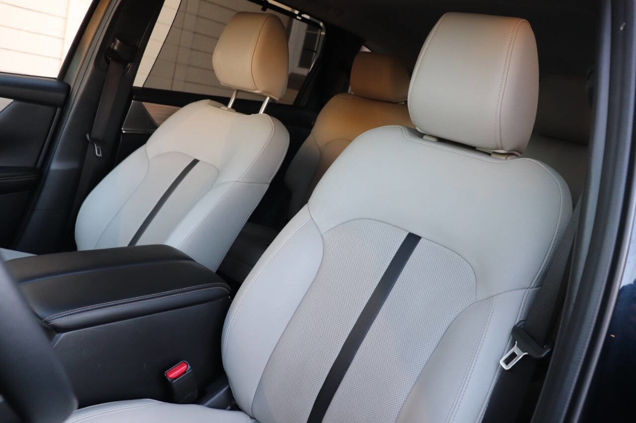 Used 2024 MAZDA CX-90 Plug-In Hybrid w/ Preferred image 16