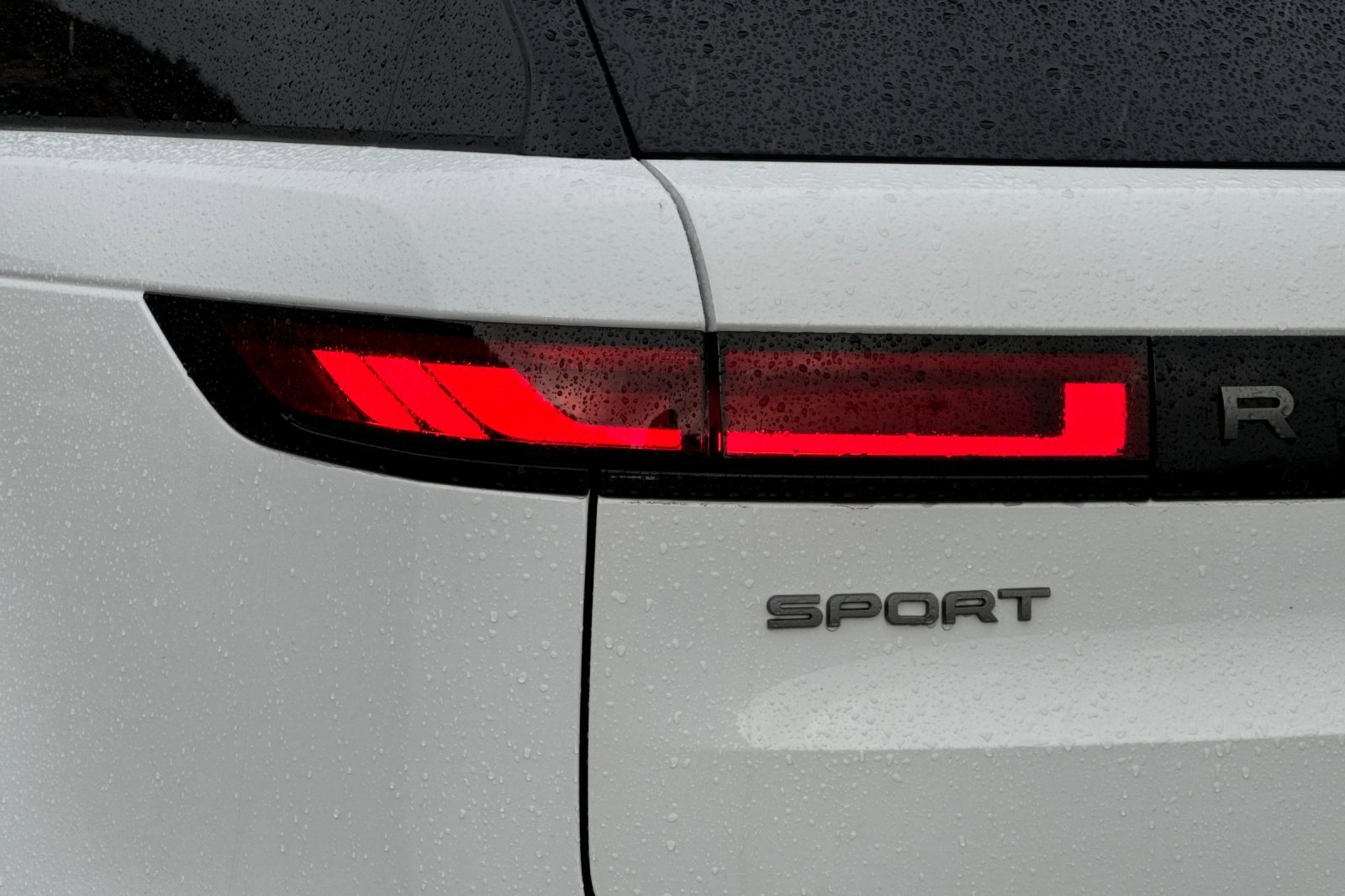 New 2025 Land Rover Range Rover Sport image 23