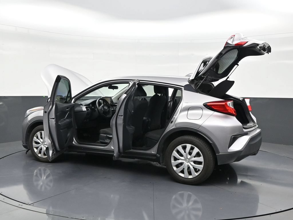 Used 2020 Toyota C-HR LE FWD image 31