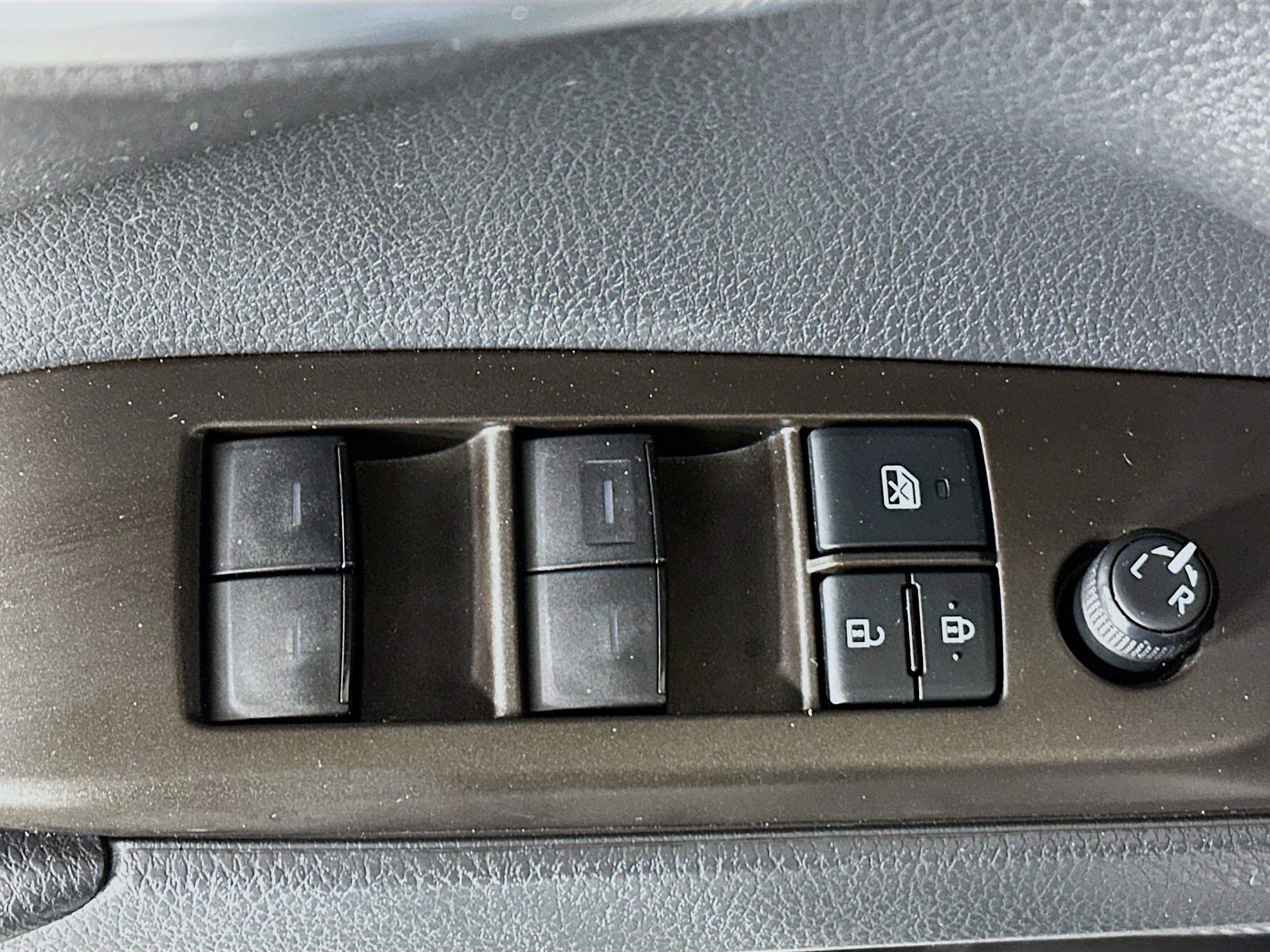 Used 2022 Toyota Camry SE w/ Audio Upgrade Package FWD image 14