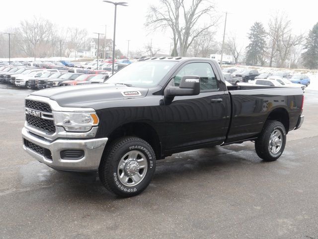 Used 2024 RAM 2500 Tradesman w/ Chrome Appearance Group AWD/4WD image 6