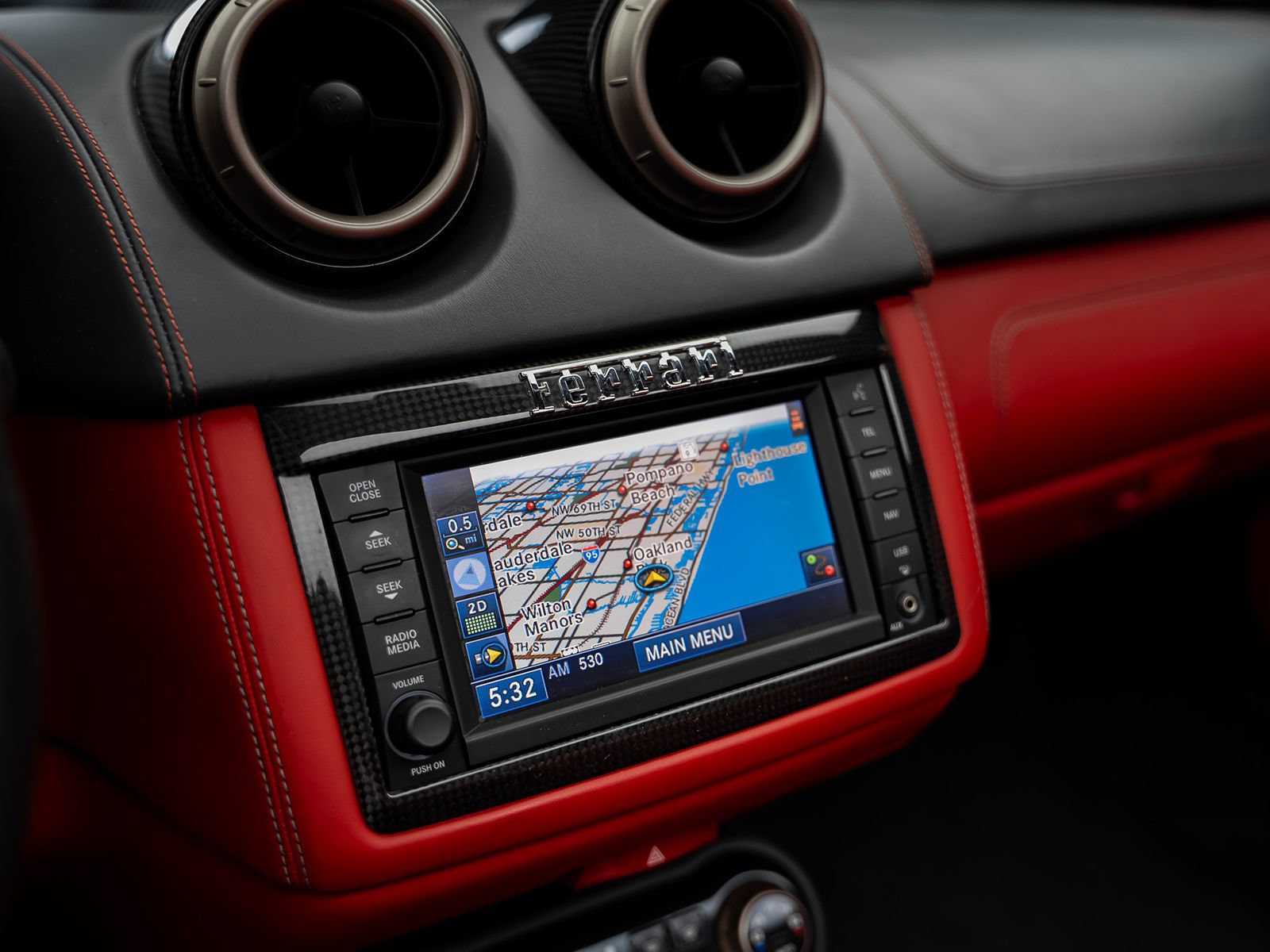 Used 2010 Ferrari California RWD image 50