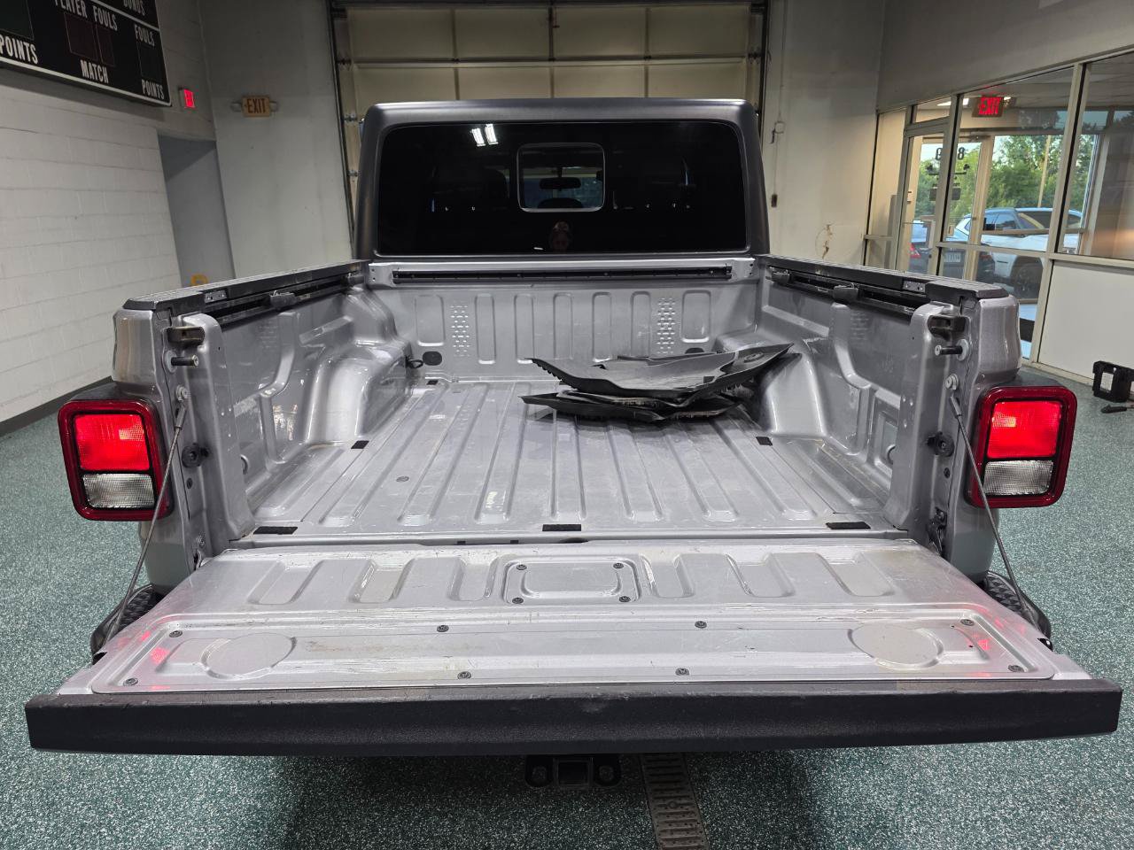 Used 2020 Jeep Gladiator Sport w/ Quick Order Package 24S AWD/4WD image 25