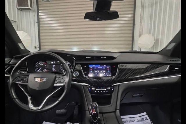Certified 2025 Cadillac XT6 Premium Luxury image 36