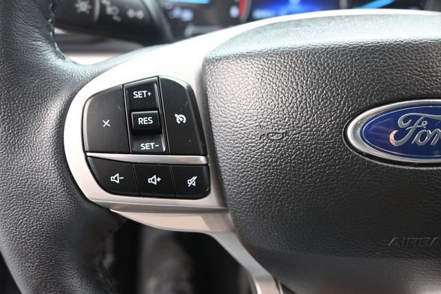Used 2023 Ford Explorer XLT w/ Equipment Group 202A AWD/4WD image 16
